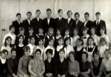 первый выпуск школы: 1969 г. – первый выпуск школы. 32 человека. Кл. руководитель Величко В. А.